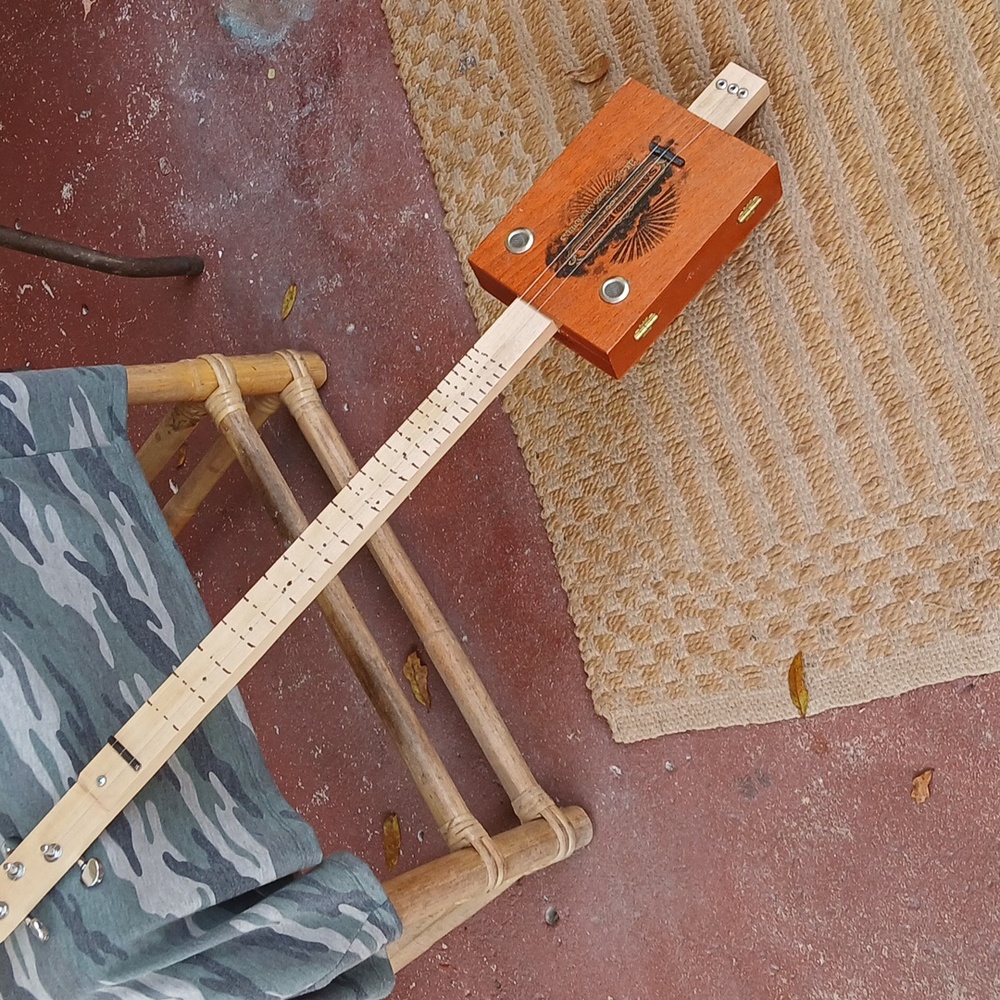 Homemade guitars  made by Ron smith - Picture 2 of 6